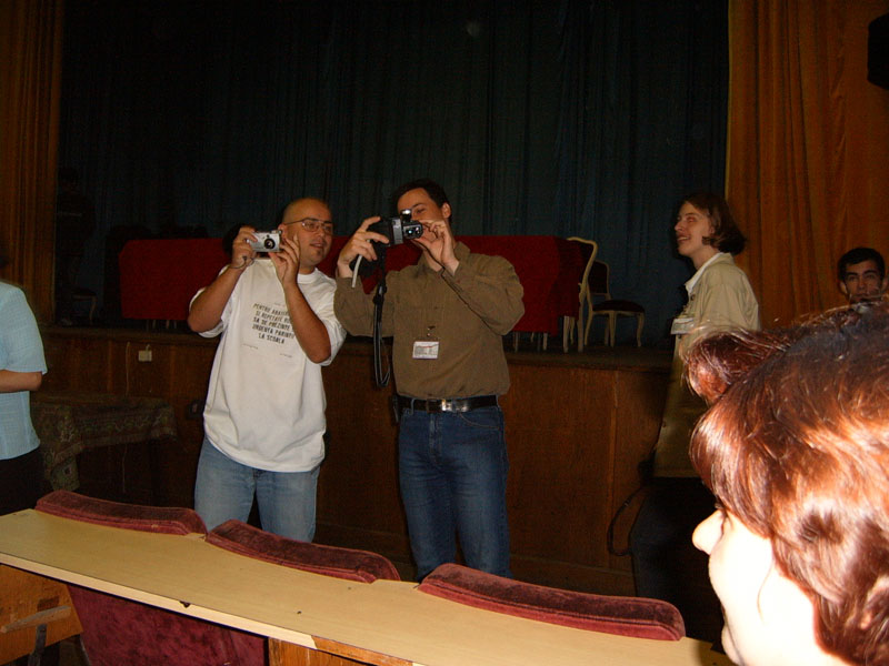 radu, robert, adriana.JPG